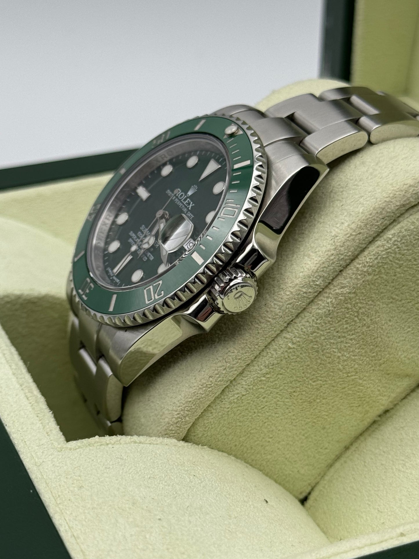 Rolex Submariner Date "Hulk" - 116610LV