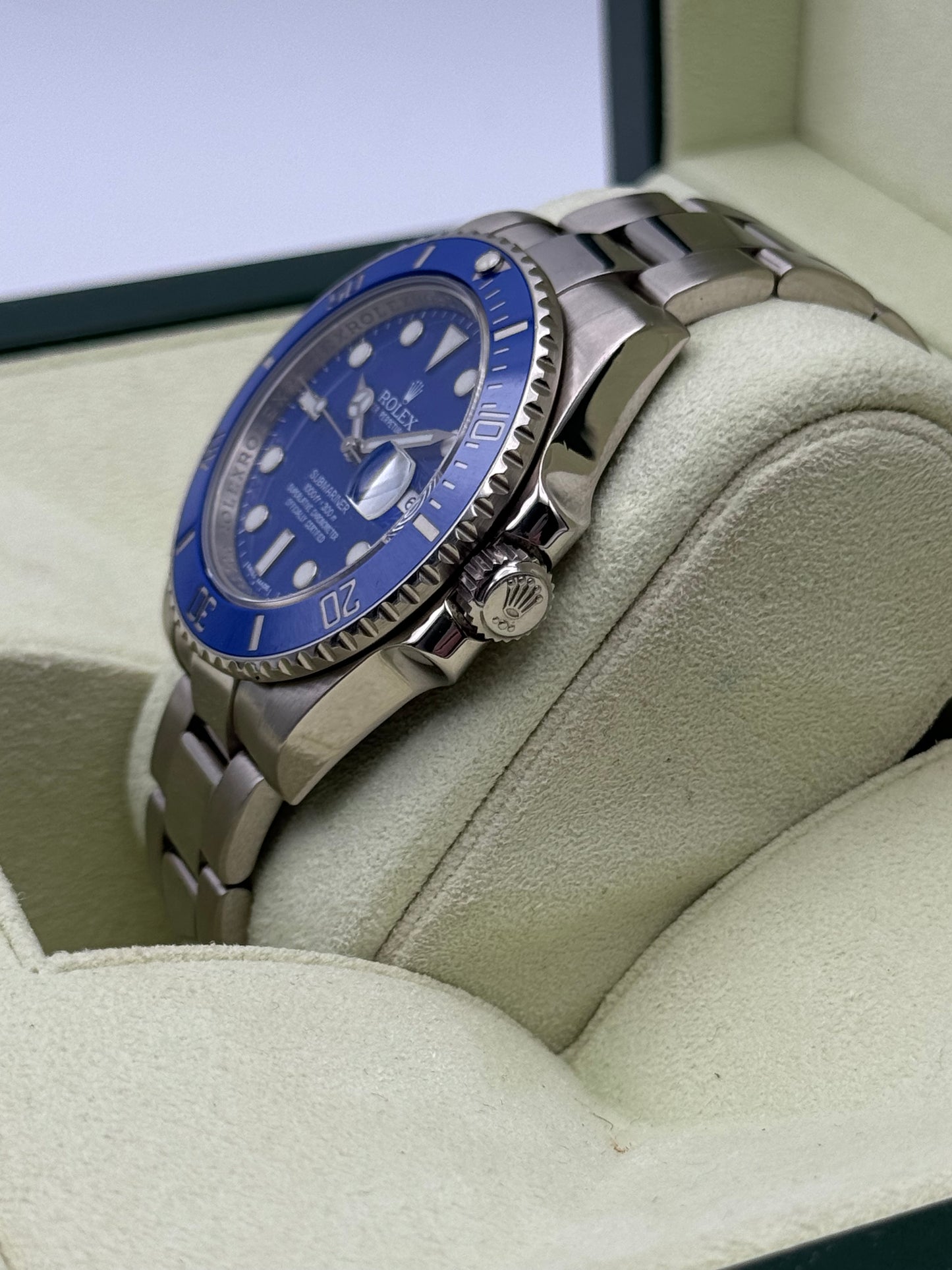 Rolex Submariner Date 18K Gold "Smurf" - 116619LB