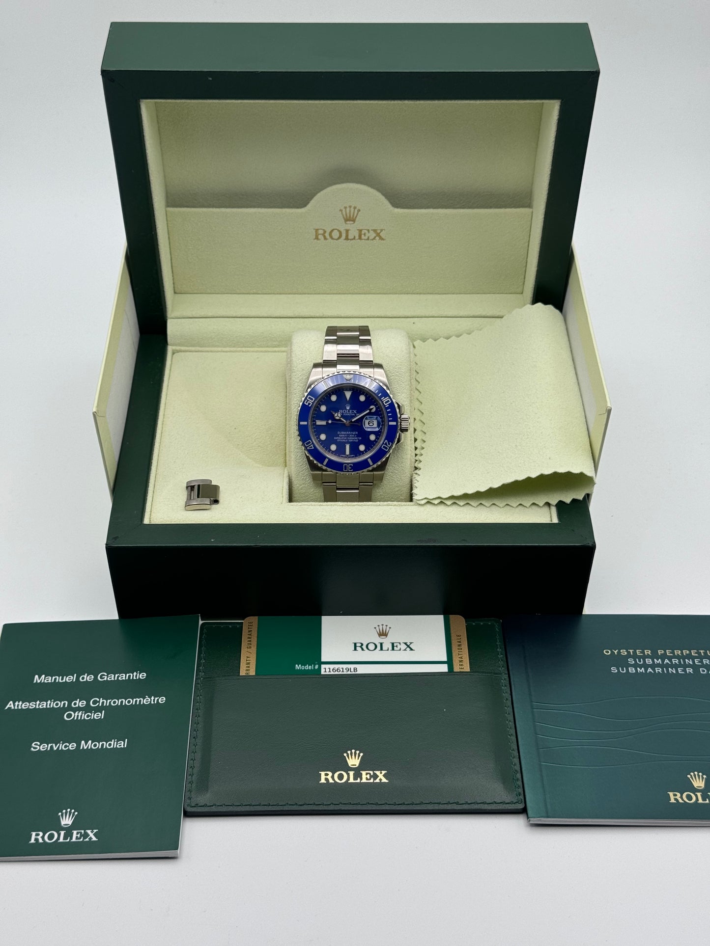 Rolex Submariner Date 18K Gold "Smurf" - 116619LB