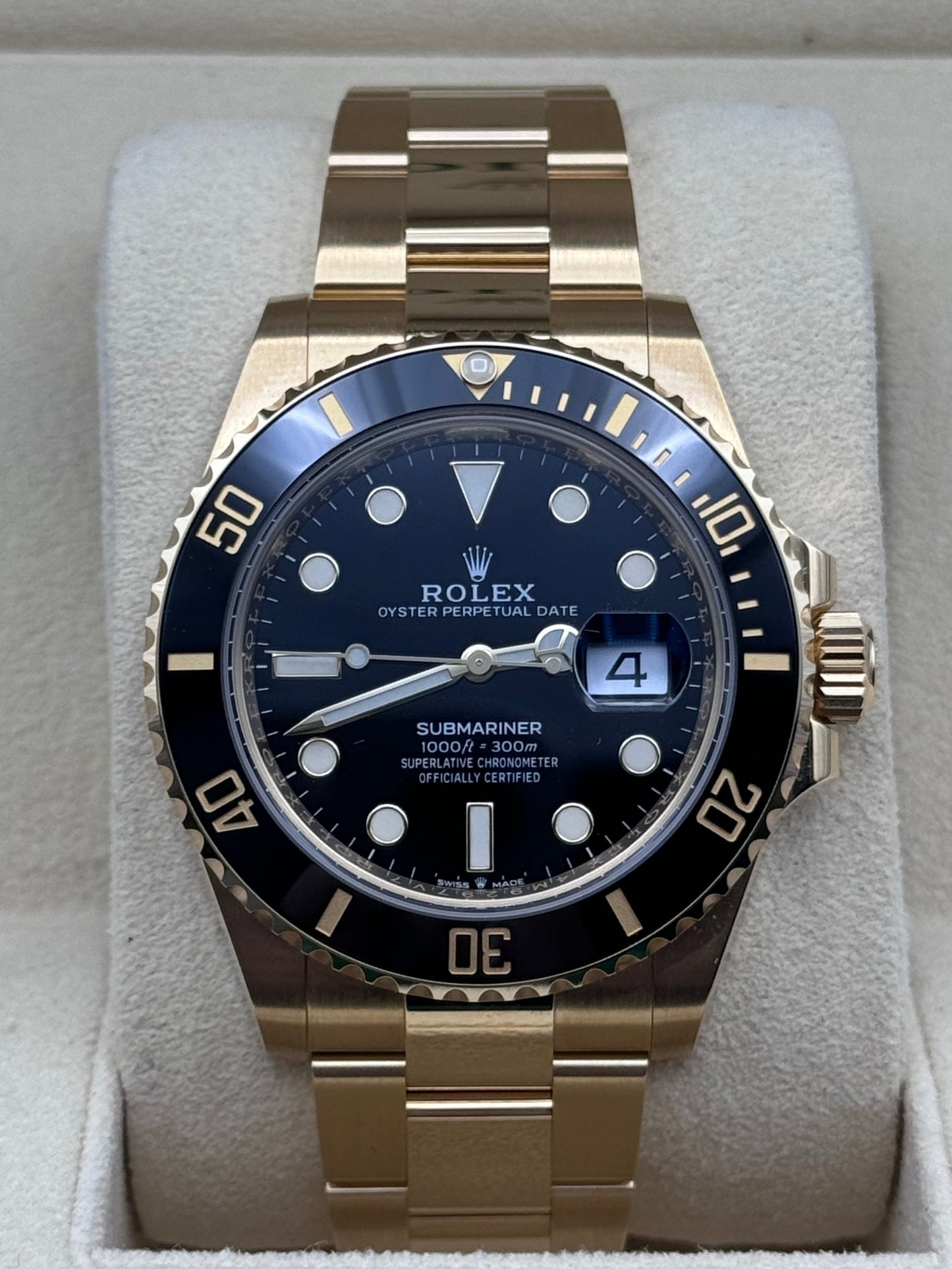 Rolex Submariner Date 18K Gold - 126618LN