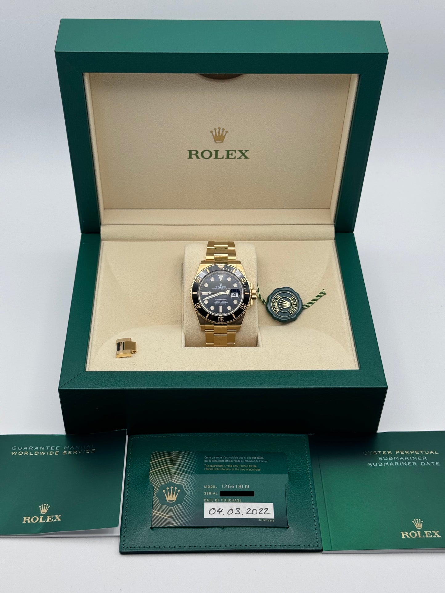 Rolex Submariner Date 18K Gold - 126618LN