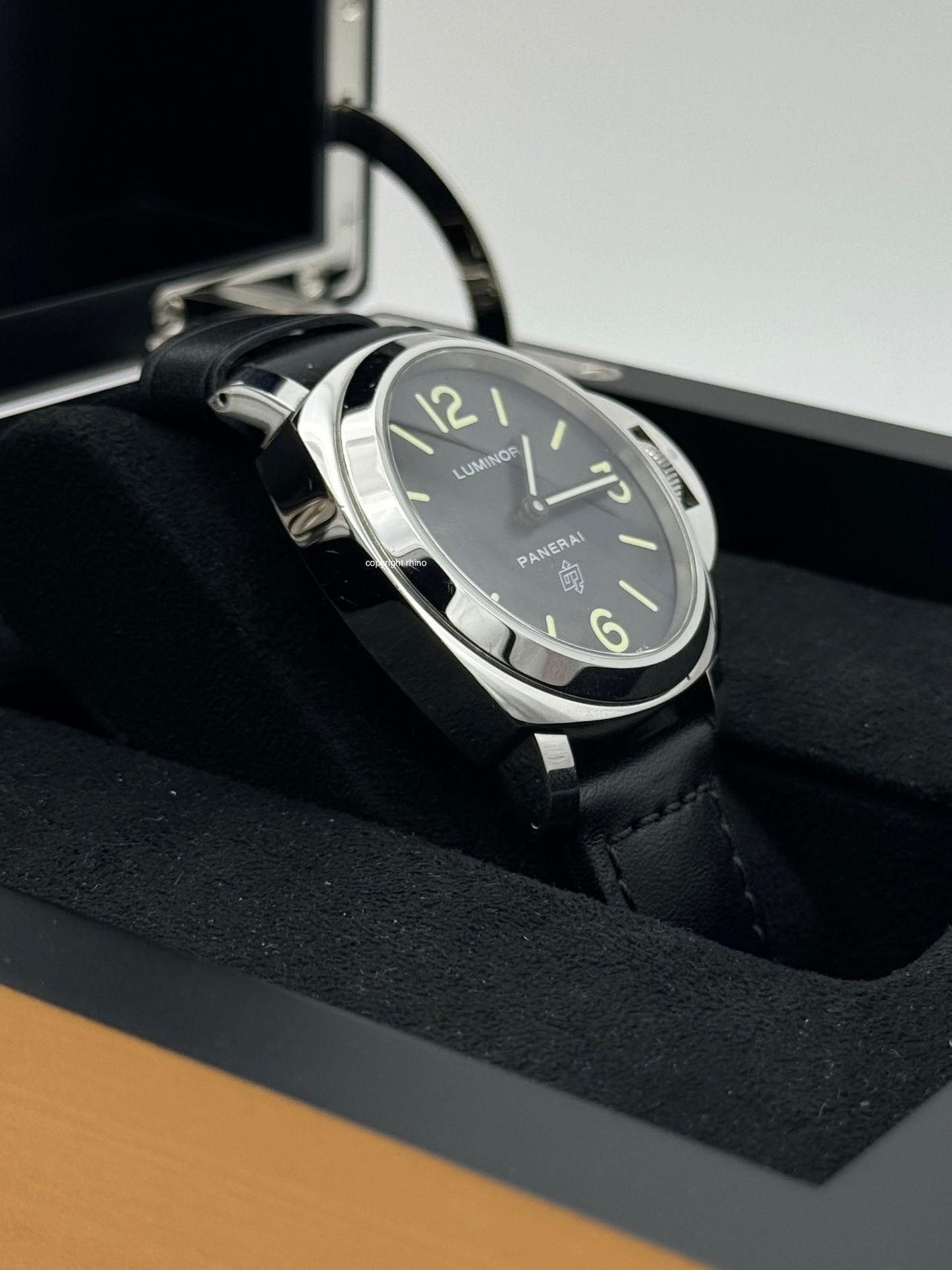 Panerai Luminor Base Logo 44mm - PAM01000