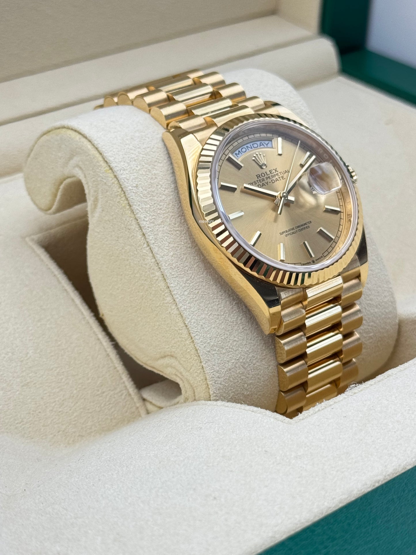 Rolex Day-Date 18 Gold - 128238